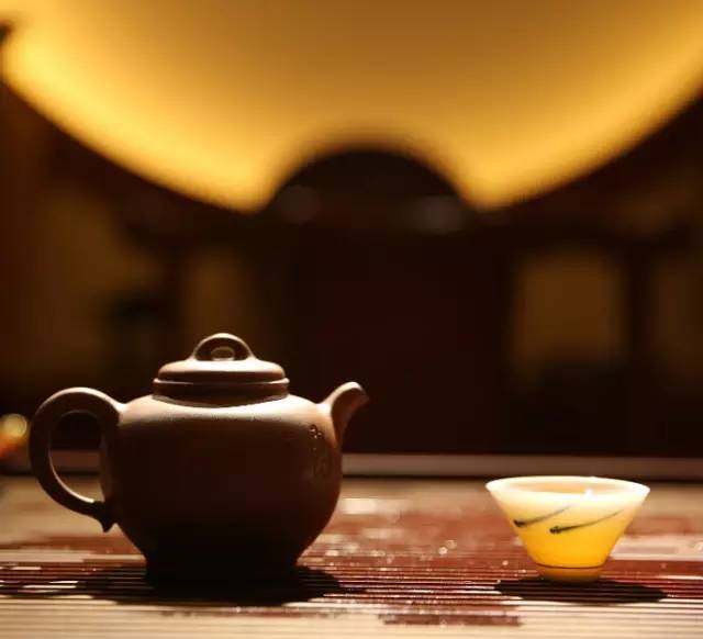 绿茶抗衰老，女性喝出青春光彩